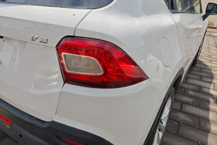 Used Brilliance V3 2016 1.5L Manual Comfort Model
