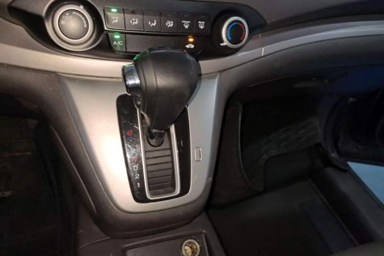 Used Honda CR-V 2012 2.0L two-wheel drive urban version
