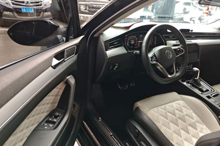 Used Volkswagen Magotan 2023 2 Million Units Commemorative Edition 330TSI DSG Luxury Version Driver Seat