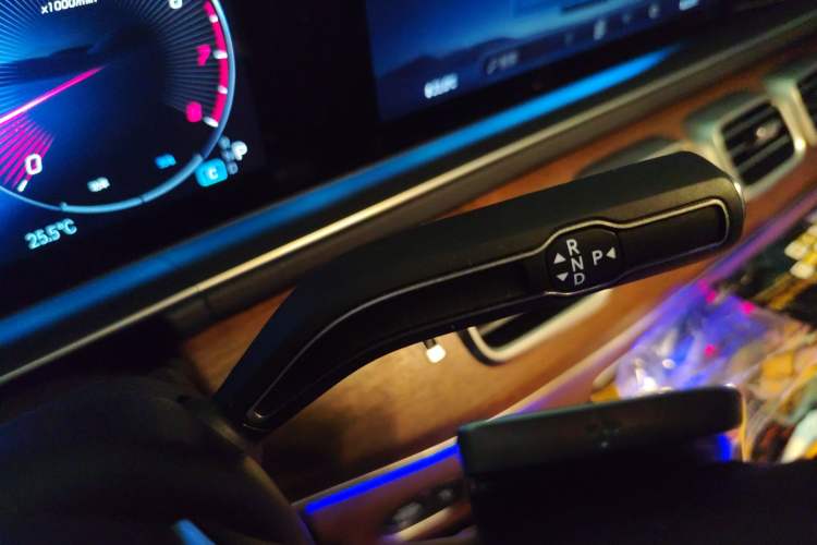 Used Mercedes-Benz GLE 2024 GLE 450 4MATIC Stylish Model Gear Lever