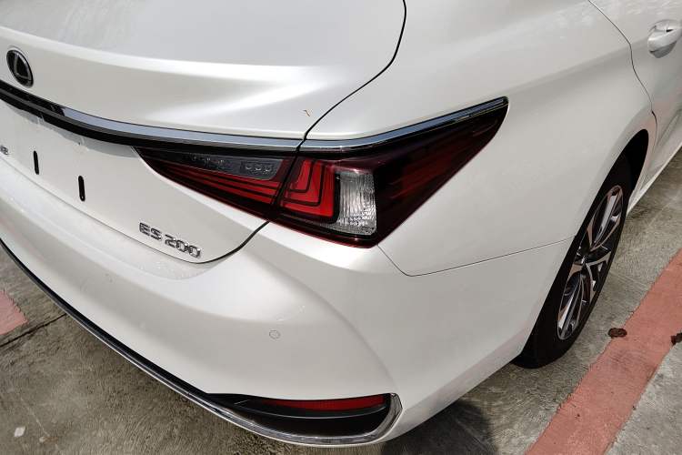 Used Lexus ES 2024 200 Premium Edition
