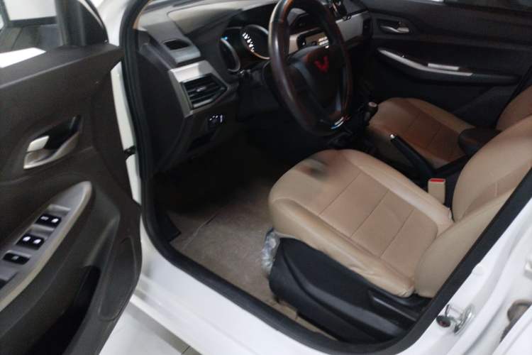 Used Wuling Hongguang 2021 1.5L Facelifted S Comfort Version with Electric Power Steering LAR