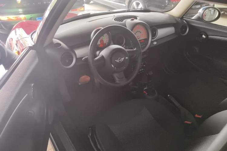 Used MINI Clubman 2011 1.6L ONE Driver Seat