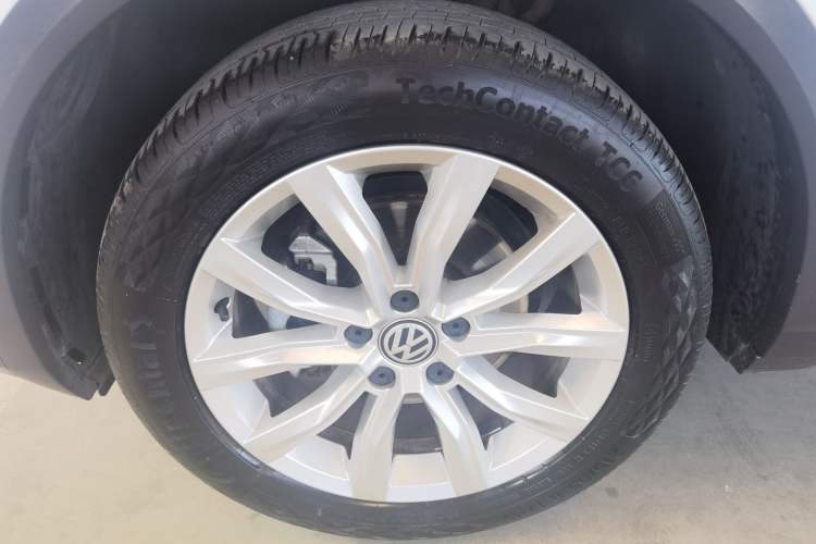 Used Volkswagen T-ROC 2019 230TSI DSG Two-Wheel-Drive Advanced Version China VI Standard Left Front Wheel Hub