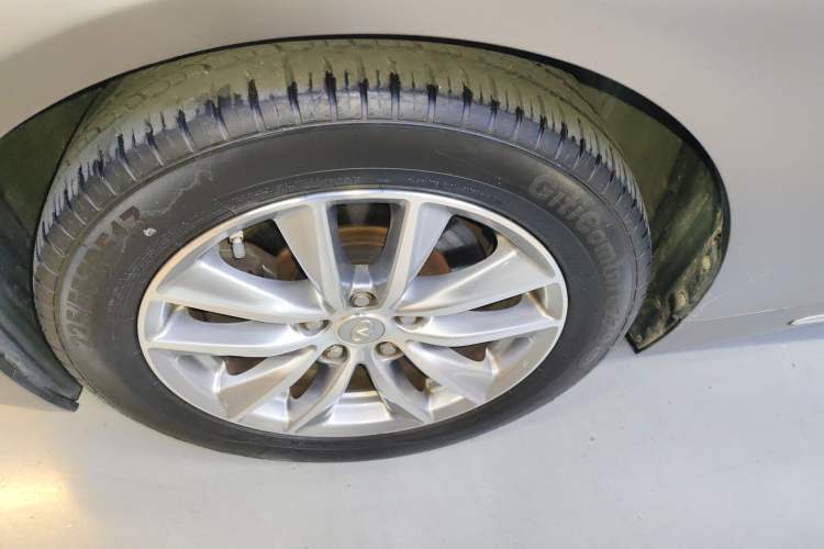 Used Infiniti Q50L 2016 2.0T Enjoyment Edition Left Front Wheel Hub