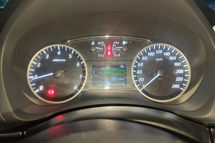 Used Nissan Sylphy 2019 1.6XV CVT Smart Connect Luxury Edition China VI Standard Instrument Cluster