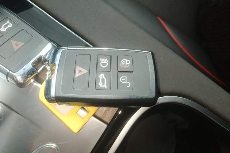 Used Land Rover Discovery Sport New Energy 2022 Facelifted P300e Plug-in Hybrid Electric Version Interior 1