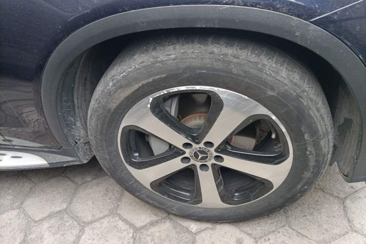 Used Mercedes-Benz GLC 2018 GLC 260 4MATIC Luxury Model Right Front Wheel Hub