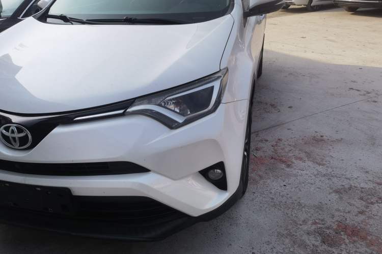 Used Toyota RAV4 2016 2.0L CVT Two-Wheel Drive Fashion Edition China V Standard Left Front Headlight