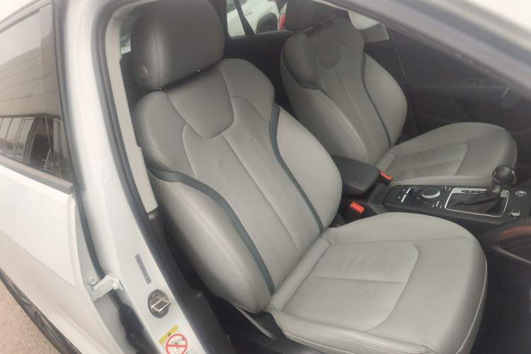 Used Audi Q2L 2022 35 TFSI Fashionable and Elegant Model Right Front Seat