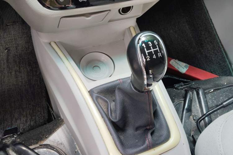 Used Jinbei Hiace X30 2023 1.5L Business-Grade Minibus 5/6/7-Seater Central Air Conditioning Version SWC15M