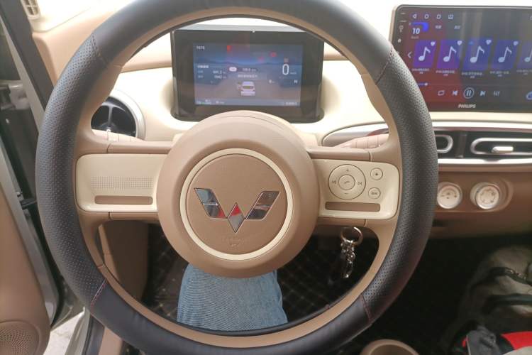 Used Wuling Hongguang MINIEV 2025 Four-Door Version Advanced Edition Steering Wheel