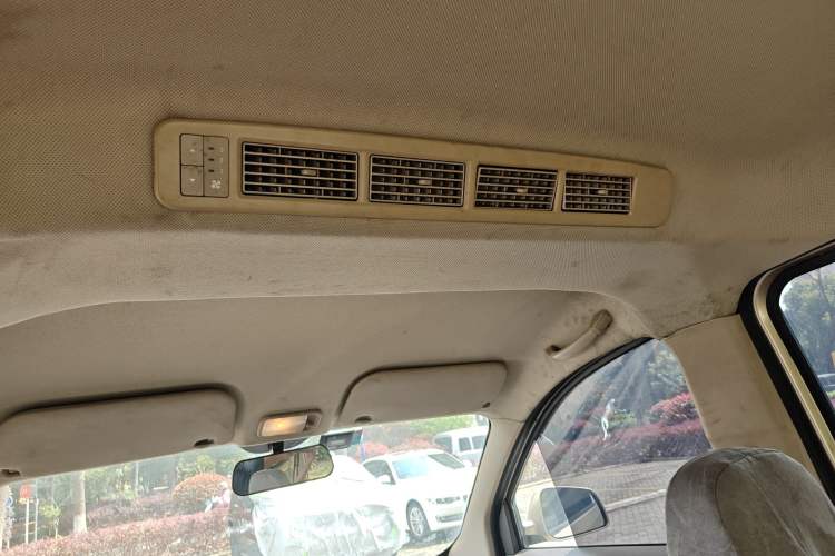 Used Wuling Rongguang V 2015 1.5L Standard Version Headliner