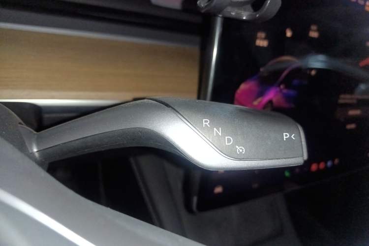 Used Tesla Model Y 2021 Long-Range All-Wheel-Drive Version
