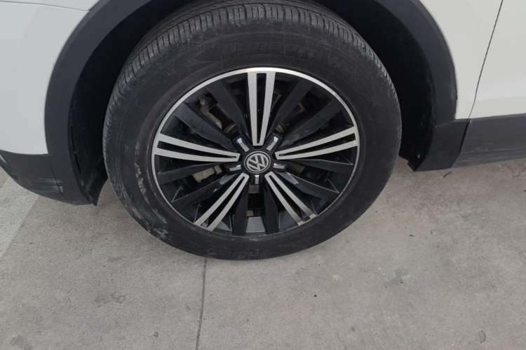 Used Volkswagen Tiguan L 2017 380TSI Automatic All-Wheel-Drive Luxury Edition
