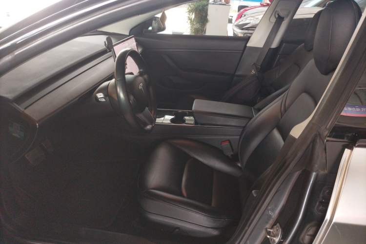 Used Tesla Model 3 2019 Long-Range Rear-Wheel-Drive Version
