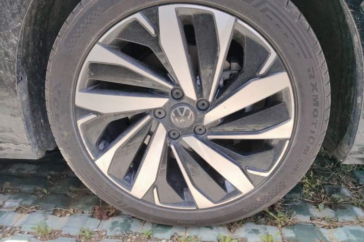 Used Volkswagen Passat 2022 330TSI Starry Luxury Edition Right Front Wheel Hub