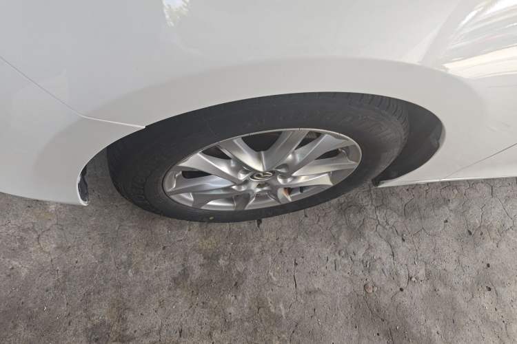 Used Mazda 3 Axela 2017 Sedan 1.5L Automatic Luxury Model Emission Standard China V Left Front Wheel Hub