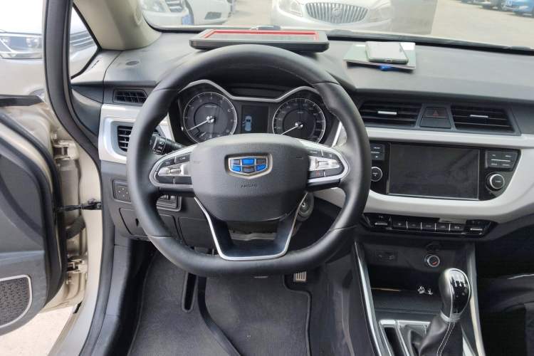 Used Geely Auto Vision X3 2019 Upgraded Model 1.5L Manual Elite Version
