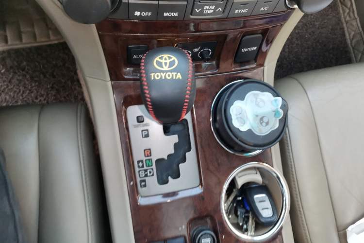 Used Toyota Highlander 2009 3.5L 4x4 7-Seater Luxury Edition Gear Lever