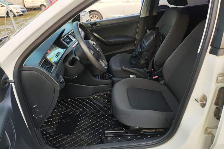 Used Volkswagen Santana 2015 1.6L Manual Fashion Edition Left Front Seat