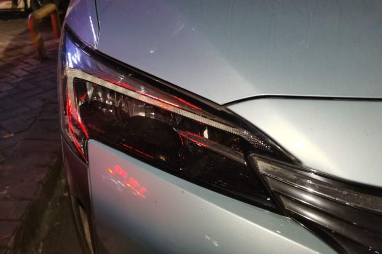 Used Buick Velite 6 2020 Plug-in Hybrid Connected Fashion Model Right Front Headlight