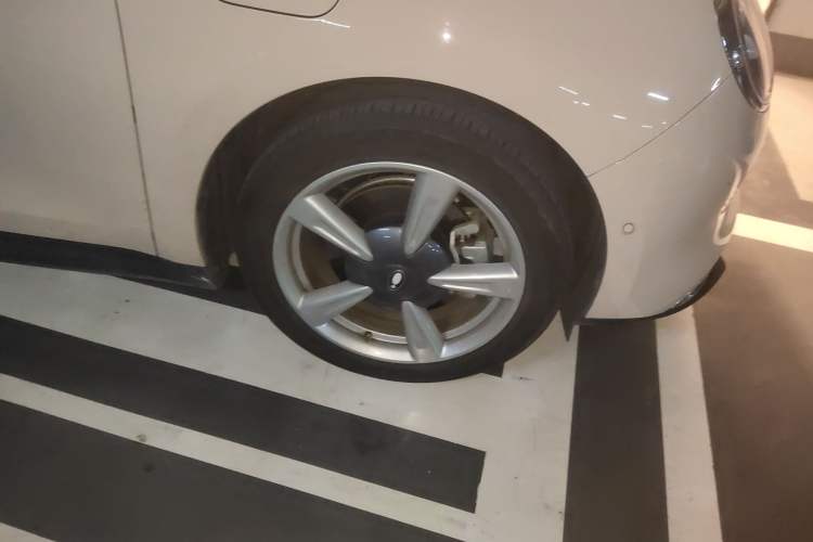 Used ORA Good Cat 2023 401 km Standard Range Comfort Version Lithium Iron Phosphate
