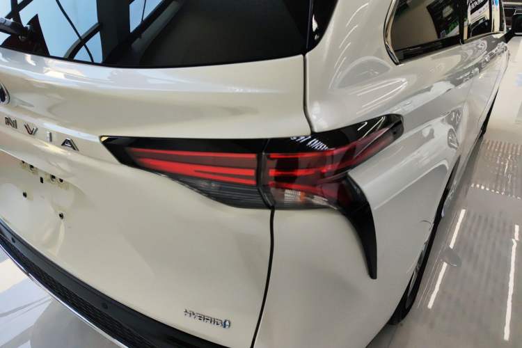 Used Toyota Granvia 2023 2.5L Hybrid Comfort Edition