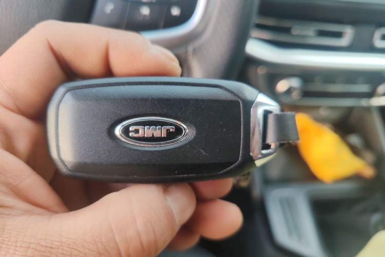 Used JMC Yuhu 7 2022 2.0T Manual Diesel Two-Wheel Drive Comfort Version Standard Wheelbase
