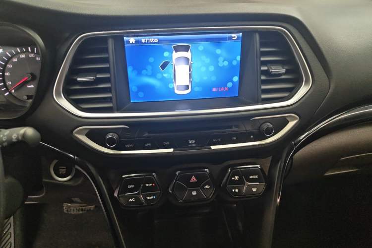 Used GAC Trumpchi GS4 2015 200T G-DCT Elite Edition Audio And AC Panel