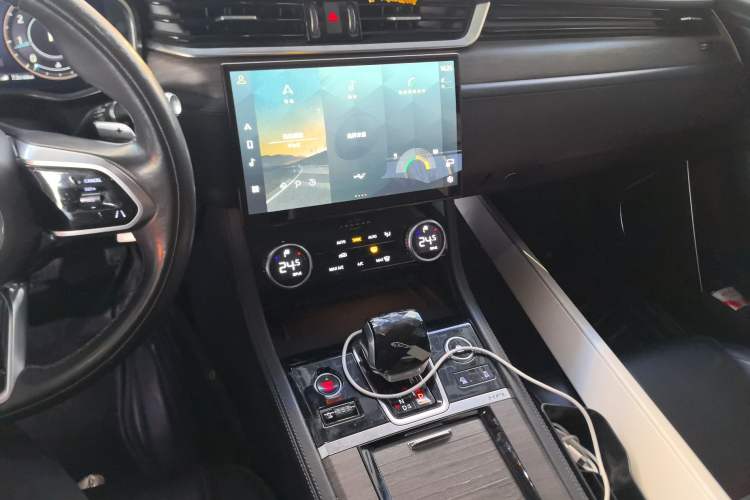 Used Jaguar XFL 2021 XFL 2.0T P200 Two-Wheel-Drive Elite Luxury Edition Audio And AC Panel