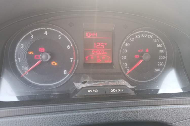 Used Volkswagen Santana 2019 1.5L Manual Fashion Edition China VI Standard Odometer Close Up