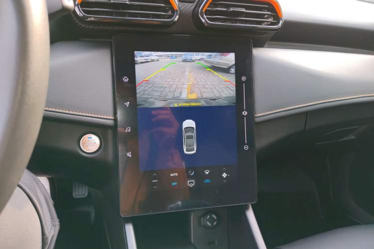 Used Dongfeng Aeolus Yixuan 2024 1.5L Automatic JingSu Edition Audio And AC Panel