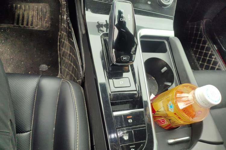 Used Bestune B70 2023 Third Generation 1.5T Automatic Enjoyment Version Gear Lever