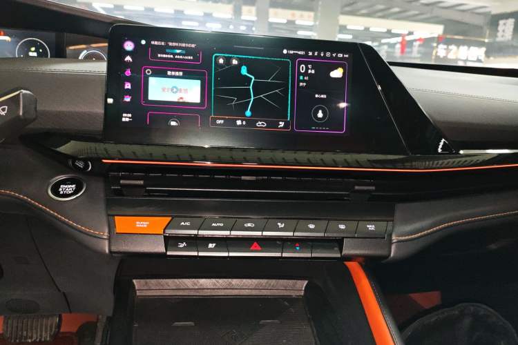 Used Changan UNI-V 2022 1.5T Prestige Version
