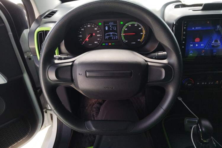 Used Roewe Clever 2021 302 km New Four-Seater Super-Efficient Version
