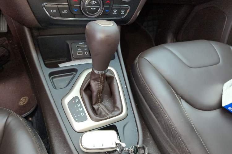 Used Jeep Cherokee 2016 2.0L Superior Edition