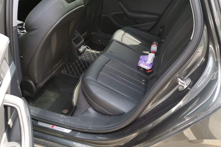 Used Audi A4L 2022 40 TFSI Fashion Dynamic Model
