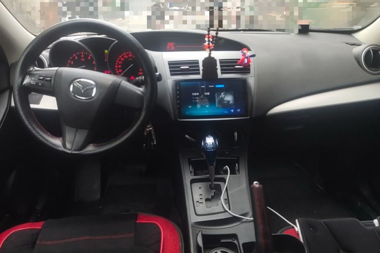 Used Mazda 3 2013 Hatchback 1.6L Automatic Elite Model Center Console