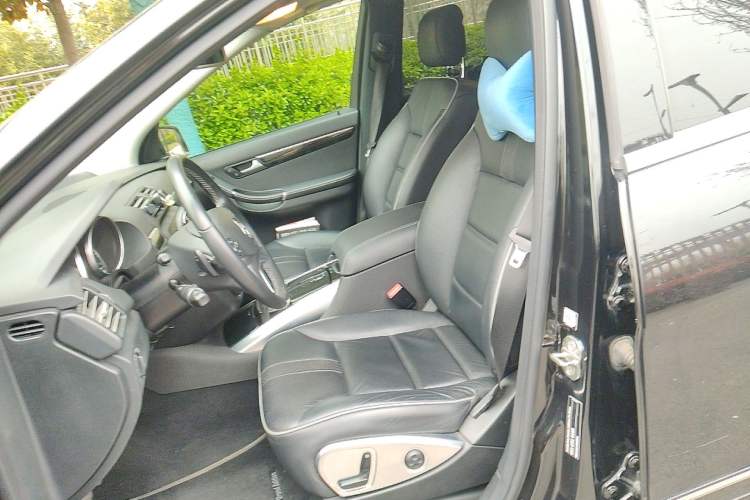 Used Mercedes-Benz R-Class 2017 R 320 4MATIC Business Edition Prestige Model
