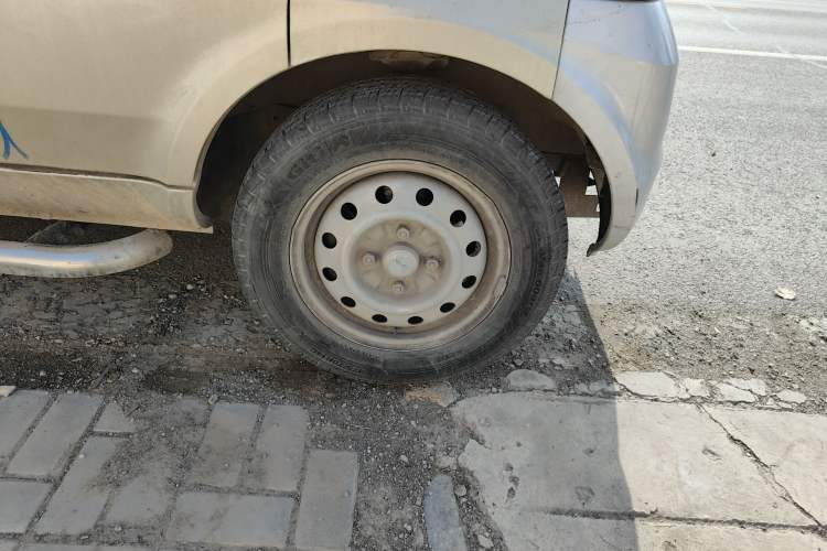 Used Wuling Rongguang 2011 1.2L Base Version
