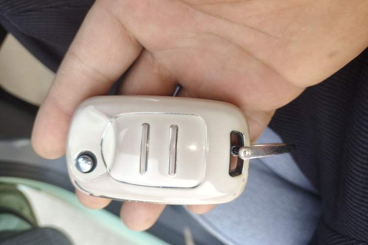 Used Wuling Hongguang MINIEV 2021 Macaron Premium Model – Lithium Iron Phosphate Interior 1