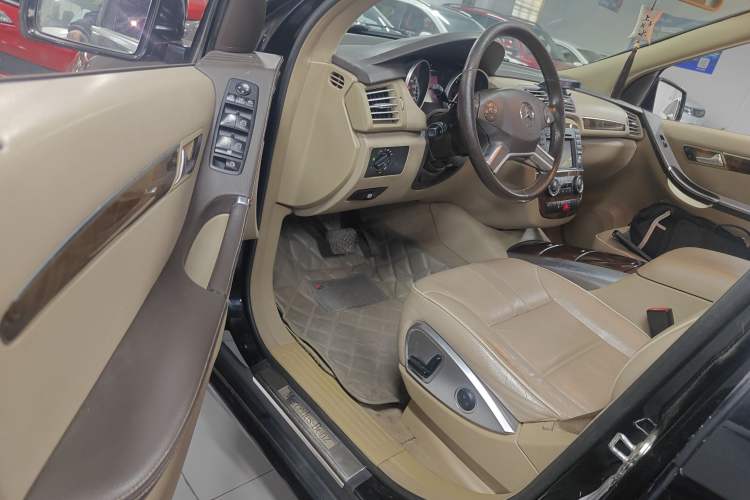 Used Mercedes-Benz R-Class 2010 R 350 L 4MATIC Driver Seat