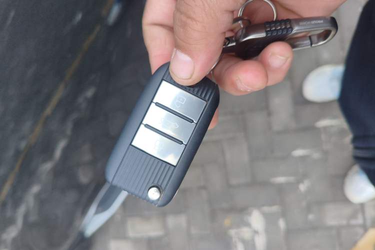 Used Roewe RX8 2018 30T Smart Connectivity All-Wheel Drive Supreme Edition