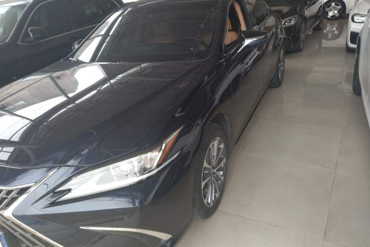 Used Lexus ES 2021 200 Excellence Edition