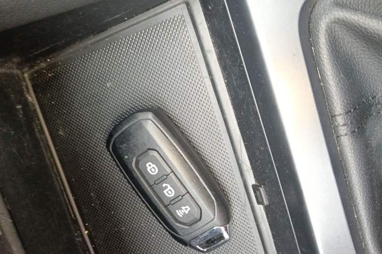 Used JMC Yuhu 7 2022 2.0T Manual Diesel Two-Wheel Drive Comfort Version Standard Wheelbase
