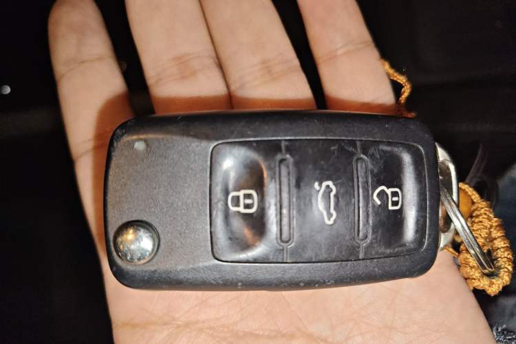 Used Volkswagen Sagitar 2017 1.6L Automatic Comfort Model Interior 1