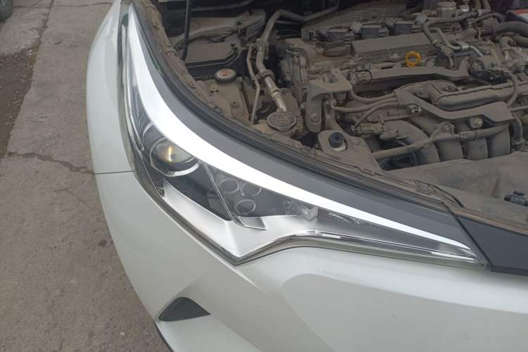 Used Toyota IZOA 2018 2.0L Yichi Version China VI Standard Right Front Headlight