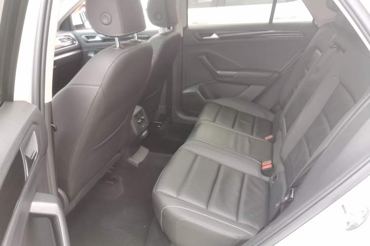 Used Volkswagen T-ROC 2022 280TSI DSG Two-Wheel Drive Comfort PLUS Left Rear Seat