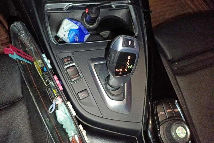 Used BMW 2 Series 2018 220i Convertible Coupe Sports Design Package Gear Lever